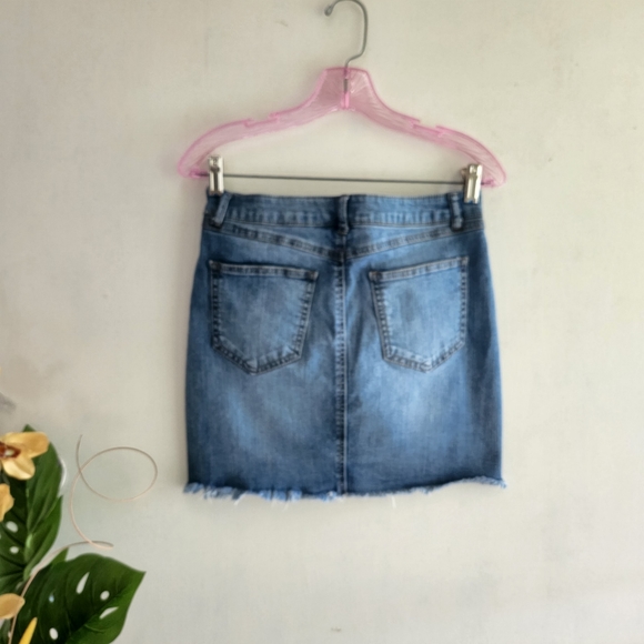 Rewash Brand Size 5 Distressed Denim Blue Jeans  Mini Skirt - Picture 8 of 9